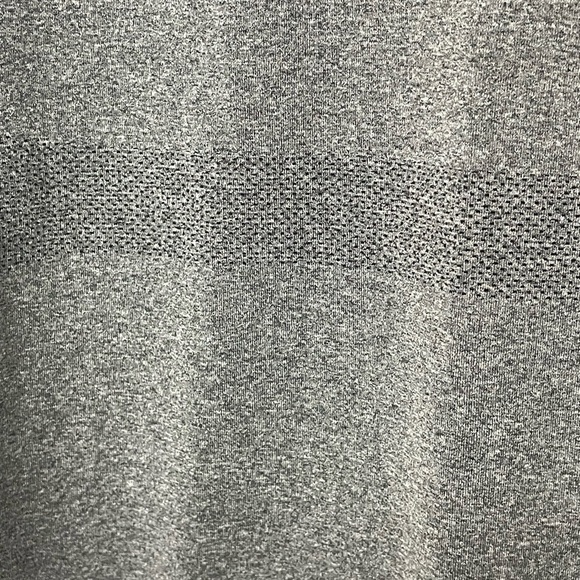 Zyia Active Grey Heathered Performance Long Sleeved Tee, XL - Picture 4 of 6